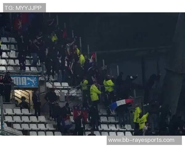 《暴力球星足球：从激情对抗到荣耀时刻的血性传奇》