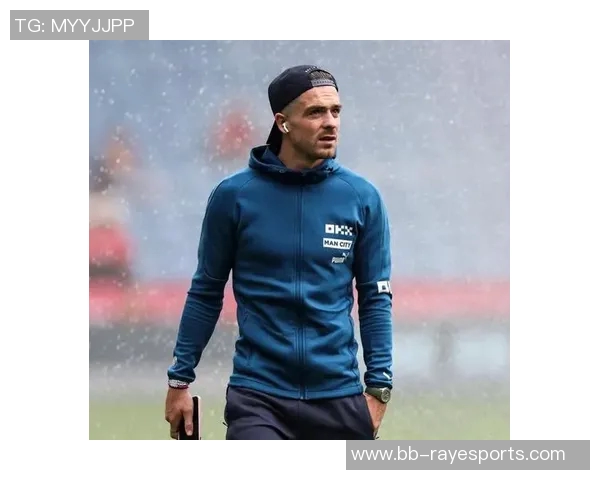 潮流与运动融合演绎足球球星夹克穿搭风尚指南