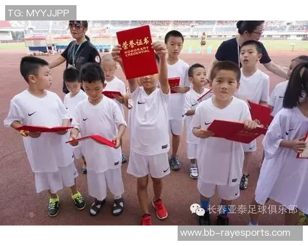 粤语口音如何喊出足球球星名字 揭秘粤语足球迷的独特喊法